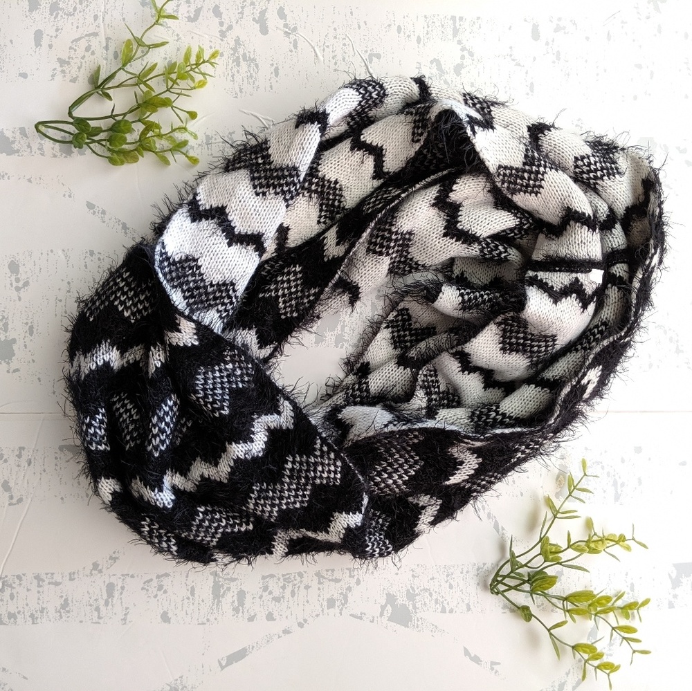 Infinity Scarf - Picture 2 of 6